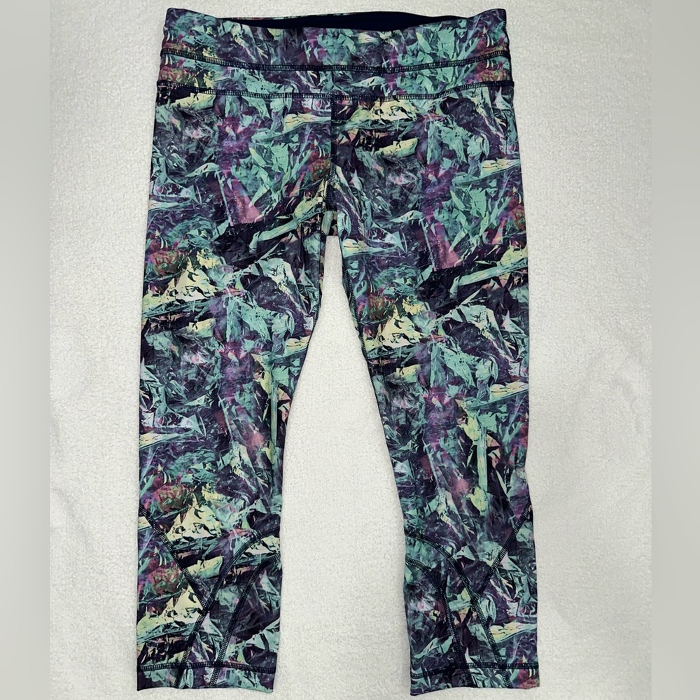 Lululemon crop workout leggings size 10
